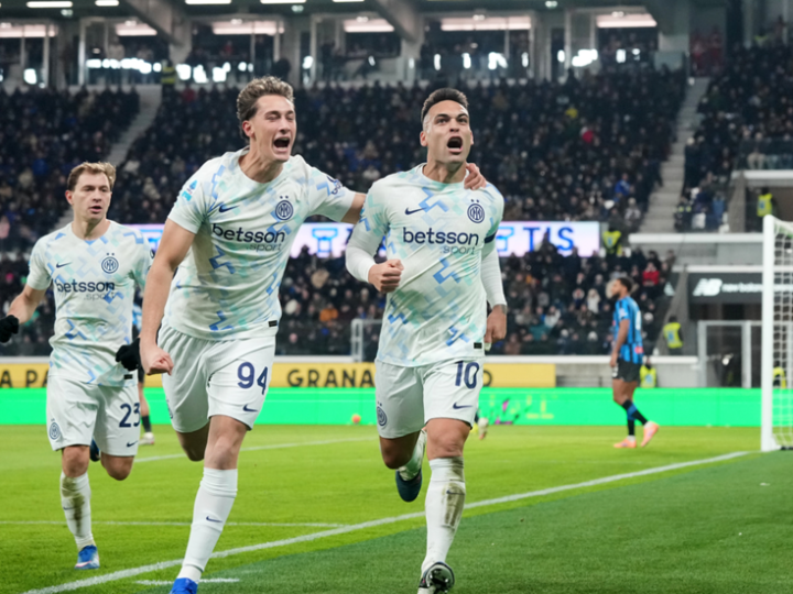 إنتر ميلان يهزم أتالانتا ويستعيد صدارة الدوري الإيطالي