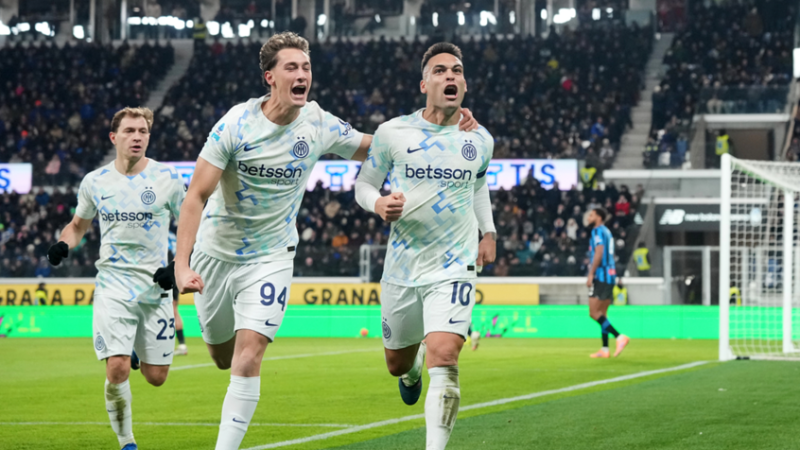 إنتر ميلان يهزم أتالانتا ويستعيد صدارة الدوري الإيطالي