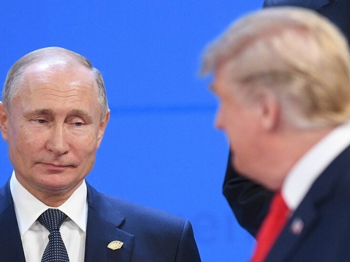 ترامب: ناقشت مسألة إعادة إعمار أوكرانيا مع بوتين