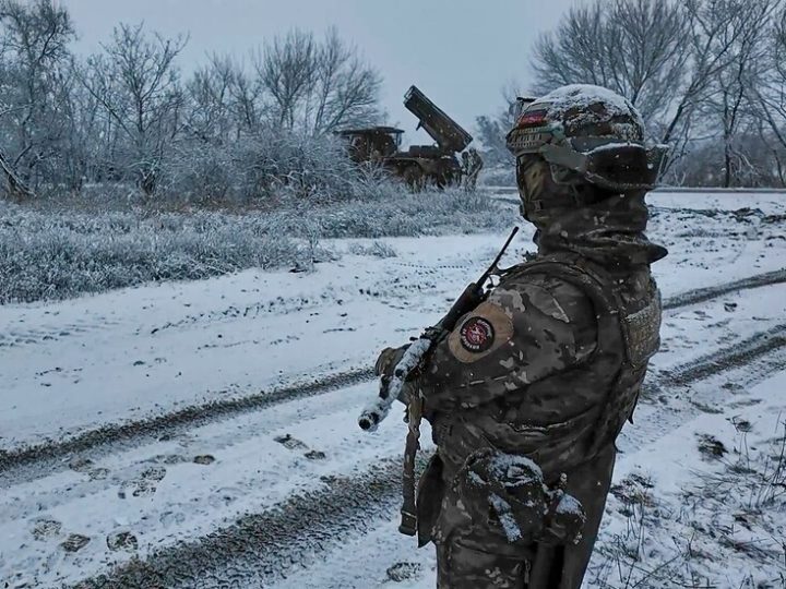 الدفاع الروسية: تحرير بلدة في دونيتسك وبيلاوسوف يهنئ الجنود المشاركين في العملية