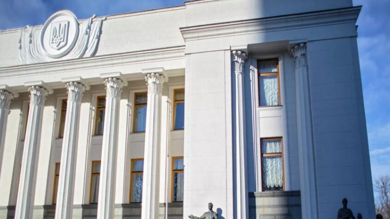 نائب أوكراني: محطة كييف الكهرومائية تعرضت لأضرار جسيمة