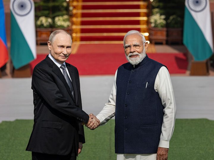 مودي: الهند تشعر بقلق بالغ إزاء تقارير عن محاولة استهداف مقر إقامة الرئيس الروسي