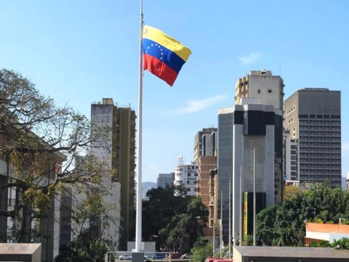 فنزويلا تدمر 39 طائرة خلال عام بسبب مهربي المخدرات