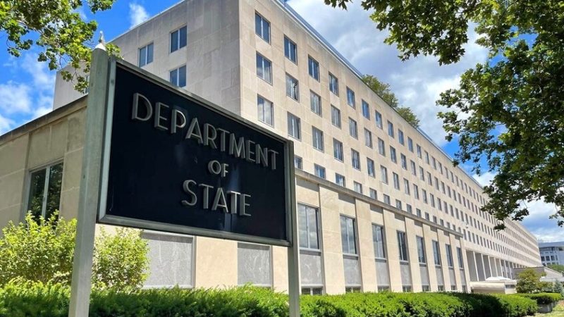 الخارجية الأمريكية توعز للسفارات بالإبلاغ عن انتهاك حقوق الإنسان بسبب الهجرة الجماعية