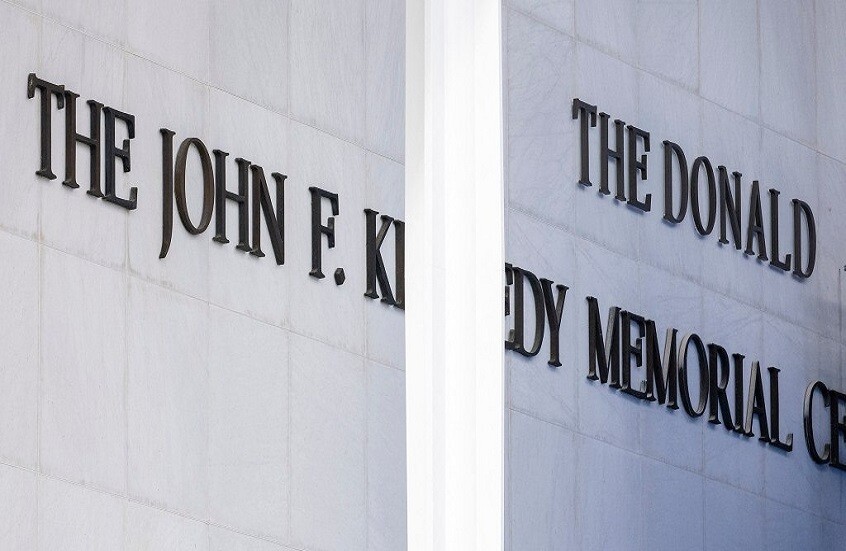 مزيد من الموسيقيين يلغون عروضهم في مركز كينيدي للفنون بعد إطلاق اسم ترامب على المبنى