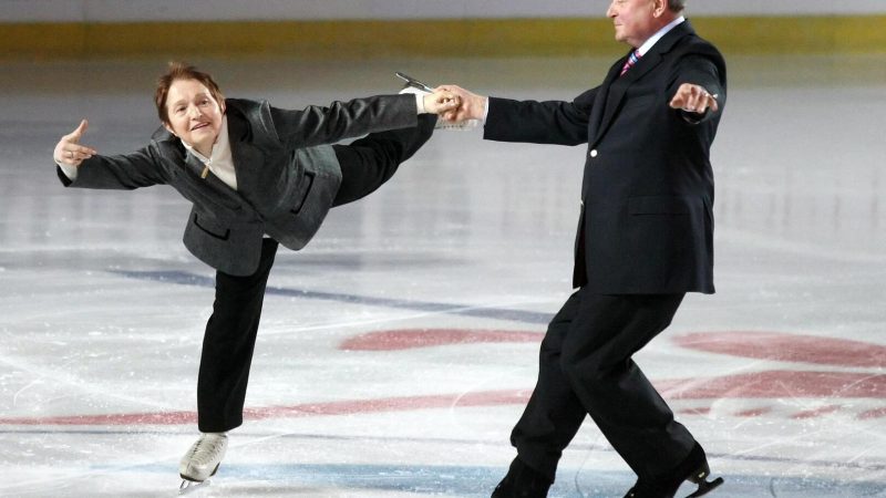 مسنة روسية عمرها 84 عاما تسحر الجمهور في الغرب بتزلج رائع على الجليد