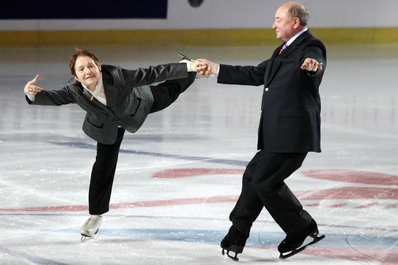 مسنة روسية عمرها 84 عاما تسحر الجمهور في الغرب بتزلج رائع على الجليد