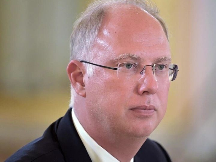 دميترييف يسخر من تمويل أوروبا المتحضرة للمنظمات غير الحكومية لغسل أدمغة الناس