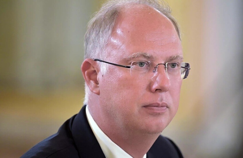 دميترييف يسخر من تمويل أوروبا المتحضرة للمنظمات غير الحكومية لغسل أدمغة الناس