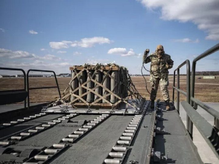 إعلام: وزير الحرب الأمريكي فرض “حظرا خفيا” على إمدادات الذخائر لأوكرانيا
