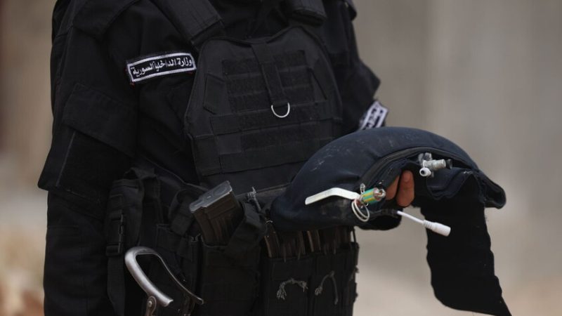 “حمقى ومغفلون”.. وزير الداخلية السوري يوجه تحذيرا أخيرا لفلول النظام السابق