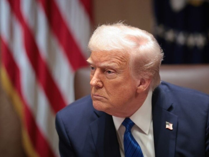 نيويورك تايمز: ترامب يصف كيث كيلوغ بأنه “أحمق” لإشادته بزيلينسكي