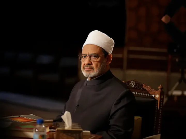 شيخ الأزهر: تهنئة المسيحيين في مصر بالأعياد تنطلق من تعاليم ديننا الحنيف