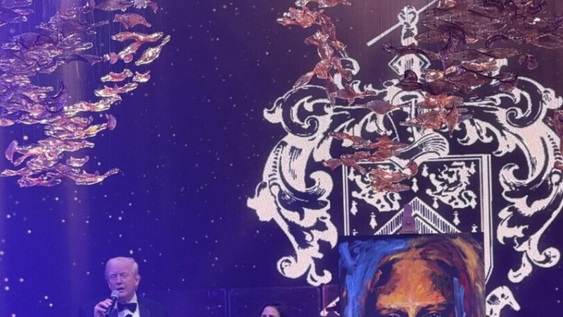 ترامب ممازحا ضيوفه: لا نريد إفلاسكم! (فيديو)