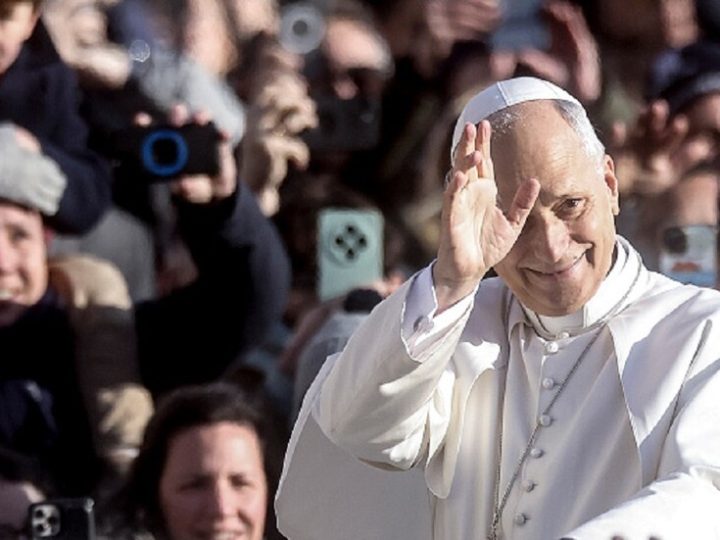 بابا الفاتيكان يدعو روما لأن تكون مدينة رحيمة تستقبل الضعفاء والأجانب في قداس رأس السنة