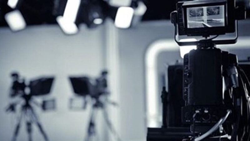 مصر.. إلغاء تصريح مزاولة المهنة لمقدم برامج بسبب جريمة مخلة بالشرف!