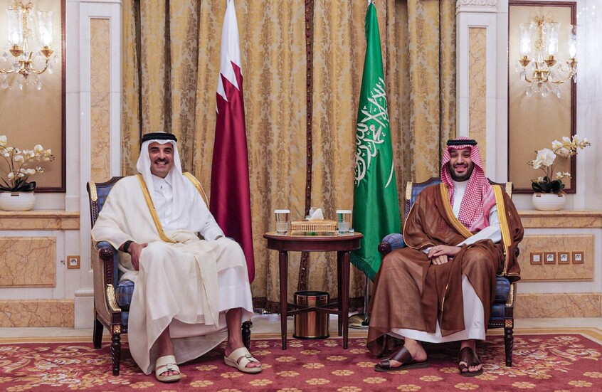 أمير قطر يبحث تطورات المنطقة في اتصالين مع ولي العهد السعودي والرئيس الإماراتي