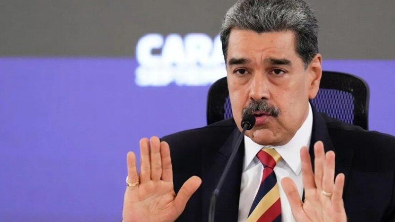 الرئيس الفنزويلي يعلن استعداد بلاده لاستثمارات أمريكية في قطاع النفط