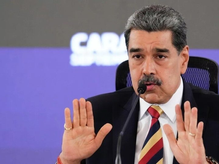 الرئيس الفنزويلي يعلن استعداد بلاده لاستثمارات أمريكية في قطاع النفط
