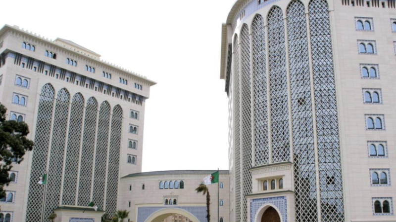 بعد زيادة غير معلنة في أسعار الوقود.. وزارة المحروقات الجزائرية توضح