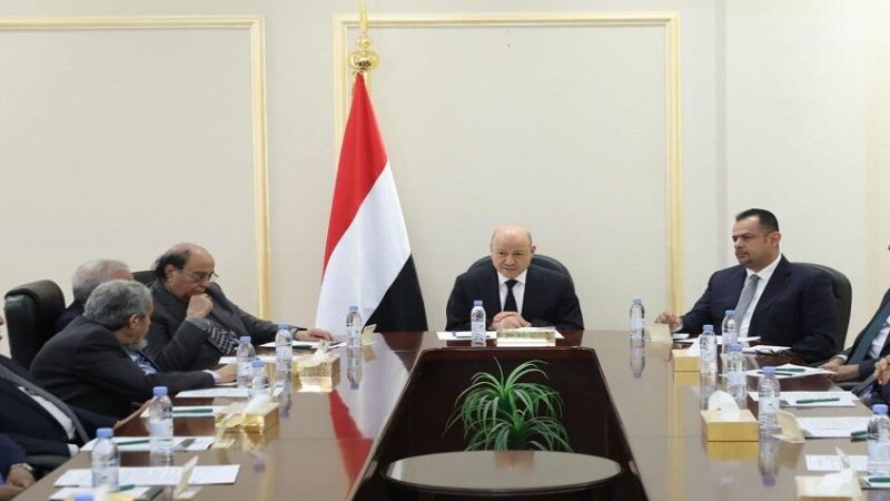 اليمن..”درع الوطن” تتقدم في سيؤون والعليمي يوجه باستئناف الرحلات من مطارها وإلى تسلم المعسكرات سلميا