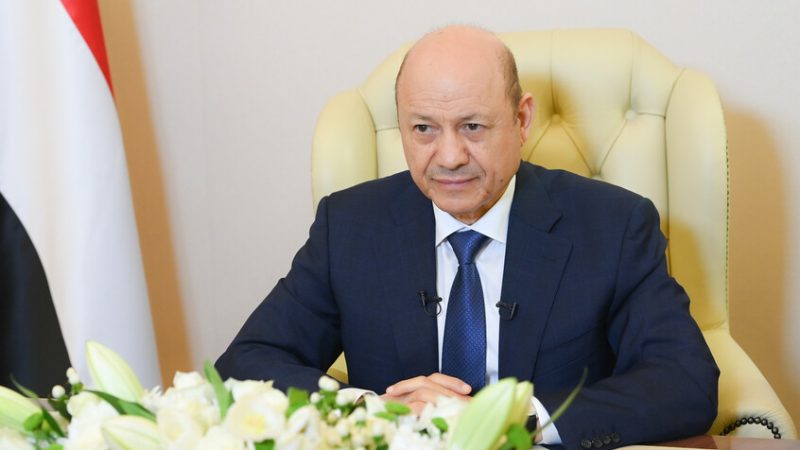 العليمي يطلب من السعودية استضافة مؤتمر لحل أزمة الجنوب