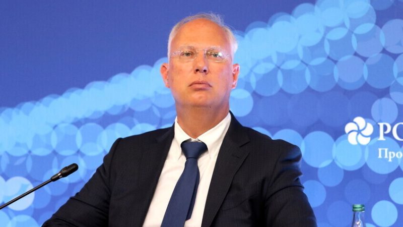 دميترييف يندد بصمت فون دير لاين على احتجاز مادورو