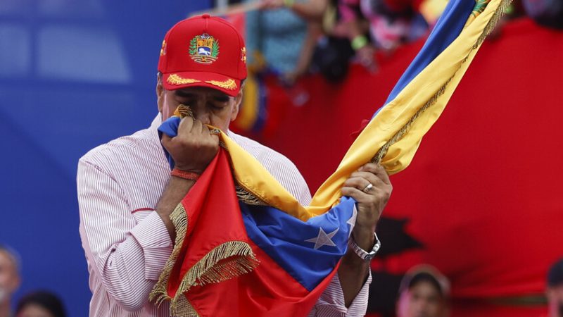 الدائرة المقربة من الرئيس مادورو نجت من الضربات الأمريكية على فنزويلا