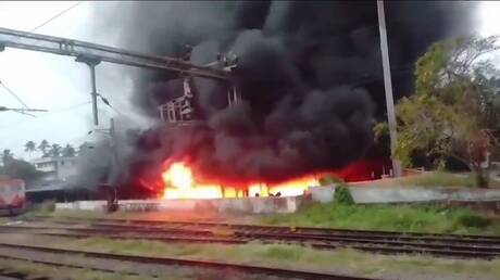 الهند.. حريق يلتهم 200 دراجة نارية وهوائية (فيديوهات)