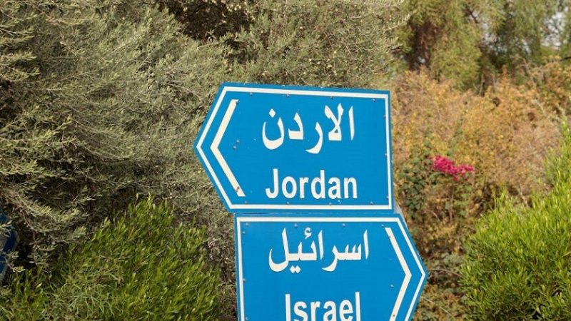 الجيش الإسرائيلي: إسرائيليان عبرا الحدود إلى الأردن عن طريق الخطأ وأعيدا بعد توقيفهما
