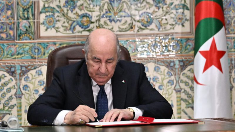 الجزائر.. الرئيس تبون يقيل محافظ البنك المركزي
