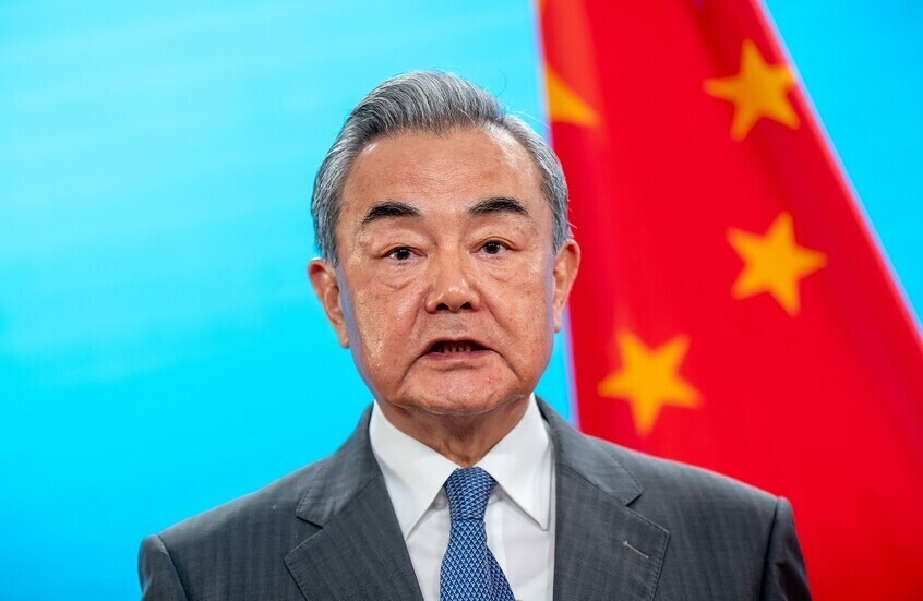 بكين ترفض دور “الشرطي الدولي” وتدين الاعتداء الأمريكي على فنزويلا