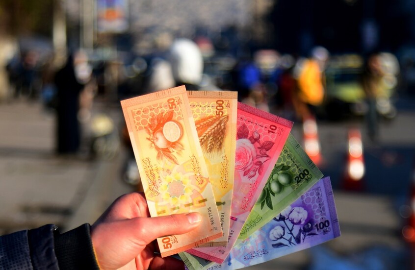 العملة السورية الجديدة: بداية لتحول اقتصادي أم مجرد إجراء ضروري بأبعاد نفسية بحتة؟