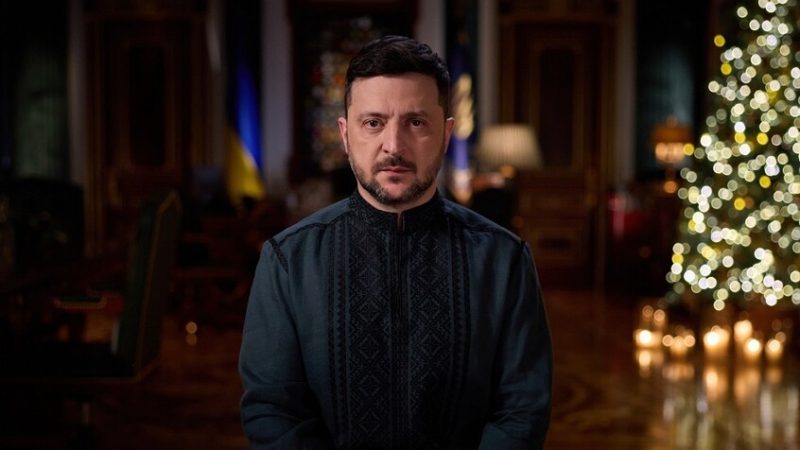 زيلينسكي: نحن أمام خيارين لتطور النزاع ونميل إلى التسوية