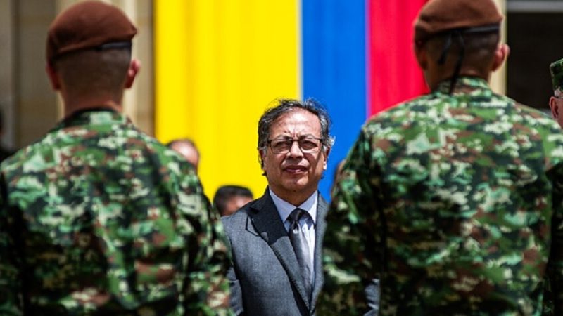 بيترو يحذر ترامب من محاولة اعتقاله ويعد بحمل السلاح مجددا