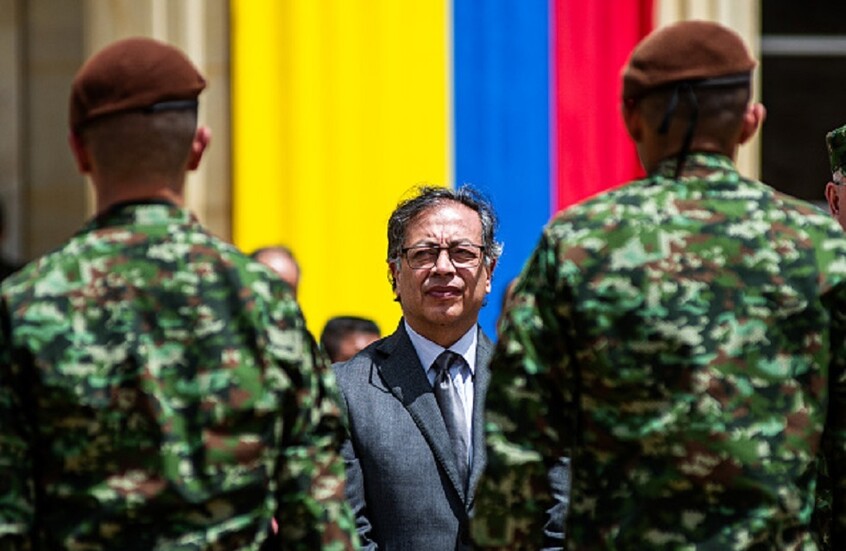 بيترو يحذر ترامب من محاولة اعتقاله ويعد بحمل السلاح مجددا