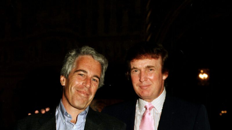 كاتب أمريكي يفجر مفاجأة مدوية عن سبب انتهاء صداقة إبستين وترامب ويكشف: تشاركا علاقة مع امرأة واحدة!