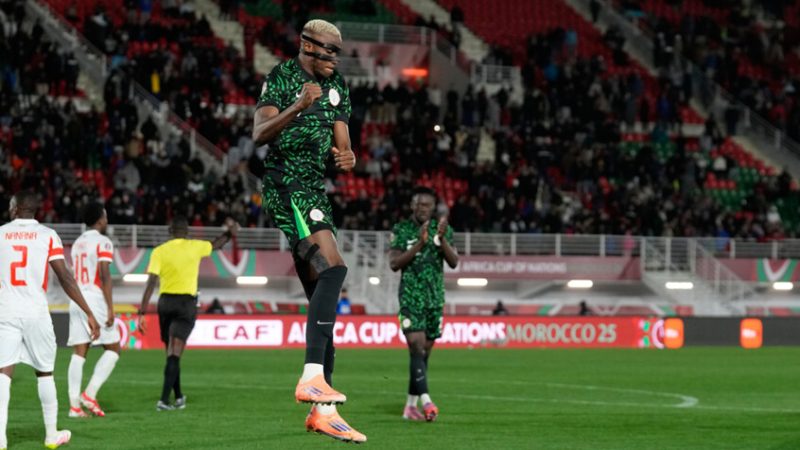 نيجيريا تهزم موزمبيق بحصة عريضة وتبلغ ربع نهائي كأس إفريقيا