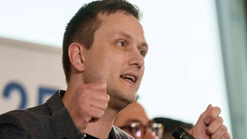 رئيس وزراء غرينلاند: احتلال الجزيرة “في ليلة واحدة أمر مستحيل” رغم مطالبات ترامب