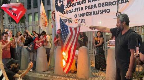 البرازيل.. احتجاج ضد الهجمات على فنزويلا ورفع شعار “ترامب اخرج من فنزويلا” (فيديوهات)