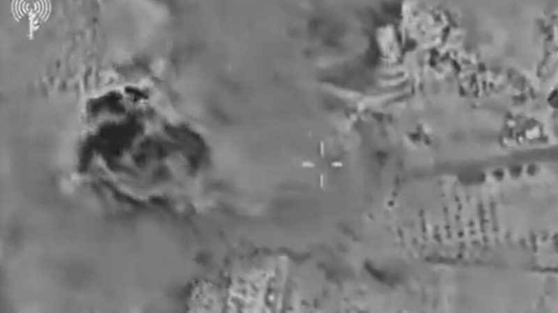 الجيش الإسرائيلي: استهداف مستودعات للأسلحة ومواقع لـ”حزب الله” و”حماس” في لبنان