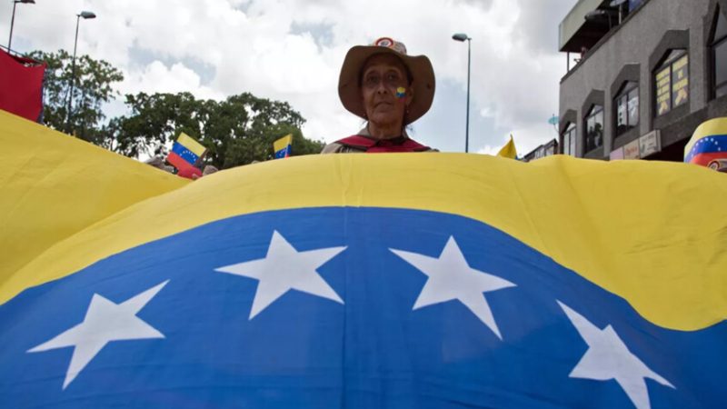 مستشار أردوغان: سياسة واشنطن تجاه فنزويلا وإيران ستعجّل زوال أحادية القطب في العالم