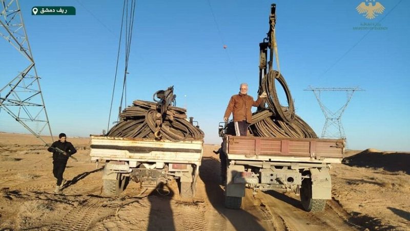 السلطات السورية تحبط محاولة سرقة كابلات التوتر العالي جنوب دمشق (صور)