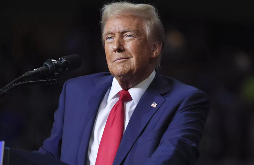 ترامب يحتفل بالمستويات القياسية للأسواق الأمريكية ويدعو للصلاة من أجل سياسته الجمركية