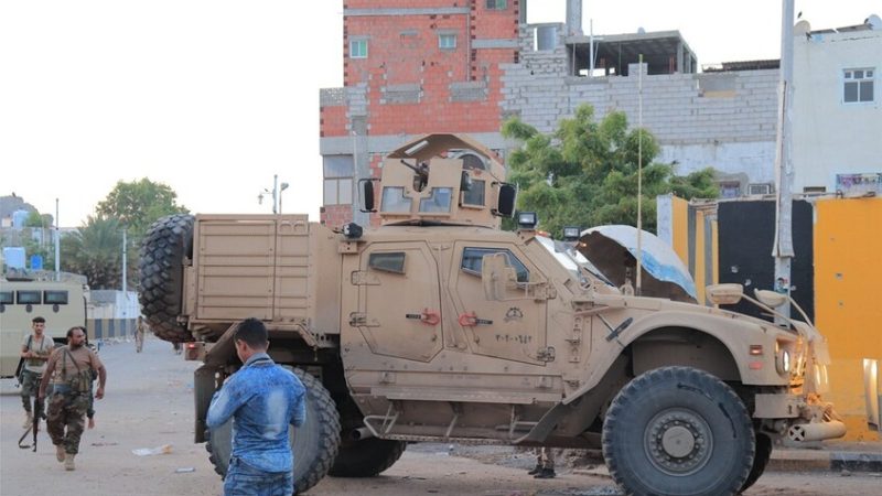 “رويترز”: استهداف مسيرات فوق قصر أقام فيه الزبيدي بمدينة عدن اليمنية