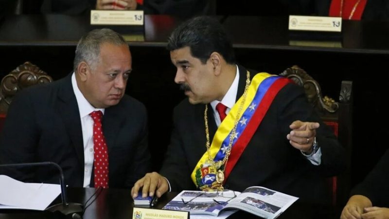 رويترز نقلا عن مصادر: وزيرا الدفاع والداخلية في فنزويلا على قائمة الأهداف الأمريكية المحتملة