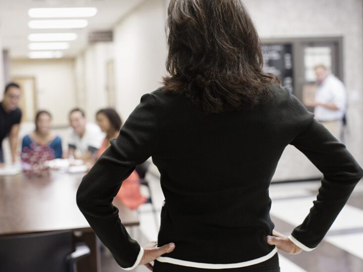 فضيحة جنسية في أستراليا.. معلمة متزوجة تعتدي جنسيا على طلاب!