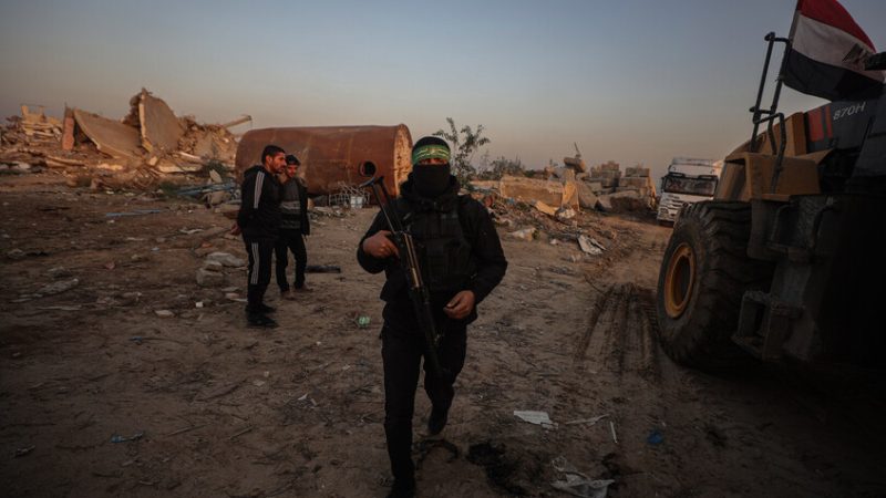 الجيش الإسرائيلي يزعم: استهدفنا عنصرا في حماس عقب تعرض القوات لإطلاق نار