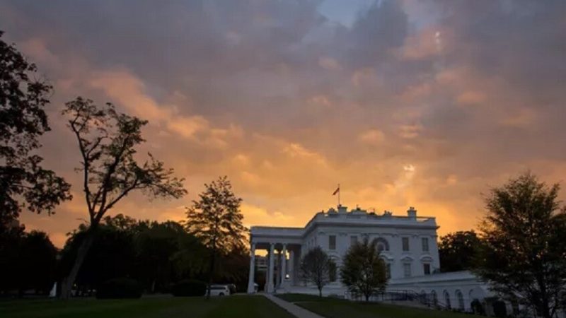 البيت الأبيض يدعي أن سفينة “مارينيرا” لا تنتمي إلى أي دولة وترفع علما زائفا