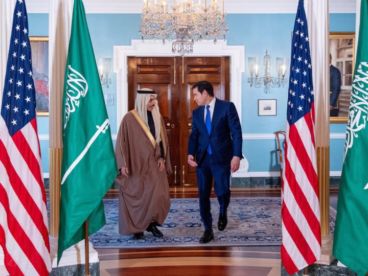 بن فرحان يبحث مع روبيو في واشنطن مستجدات الأوضاع في المنطقة وجهود تحقيق الأمن والاستقرار فيها